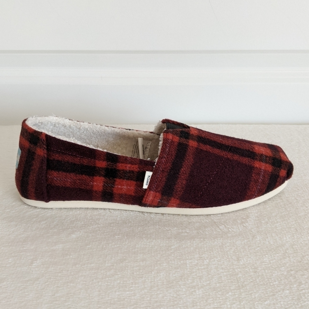 TOMS Slip On Flats Belmont Wool Blend Red Plaid Upper Faux Shearling Lined 9 NWT - Picture 5 of 13
